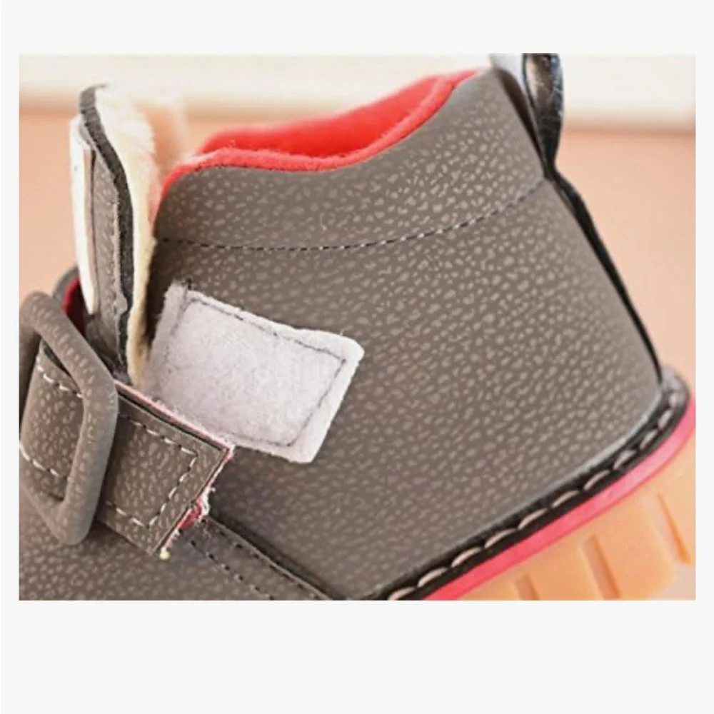 Classic Fashion Brand Raw 3301 Kids Gray Boots with fur.Size 5.